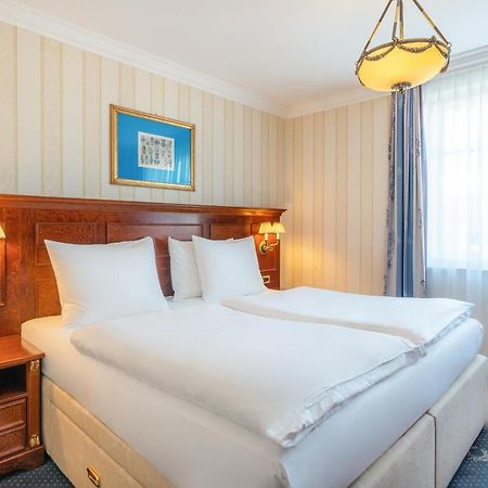 Seetelhotel Ahlbecker Hof Херингсдорф Экстерьер фото A room at the hotel