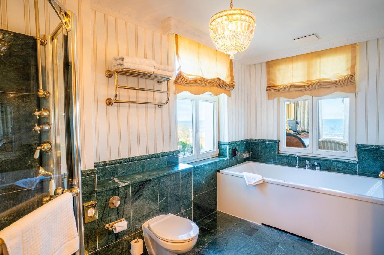 Seetelhotel Ahlbecker Hof Херингсдорф Экстерьер фото Bathroom