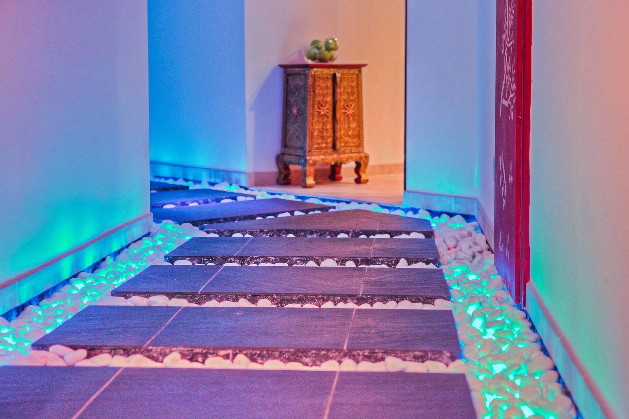 Seetelhotel Ahlbecker Hof Херингсдорф Экстерьер фото A staircase with LED lighting