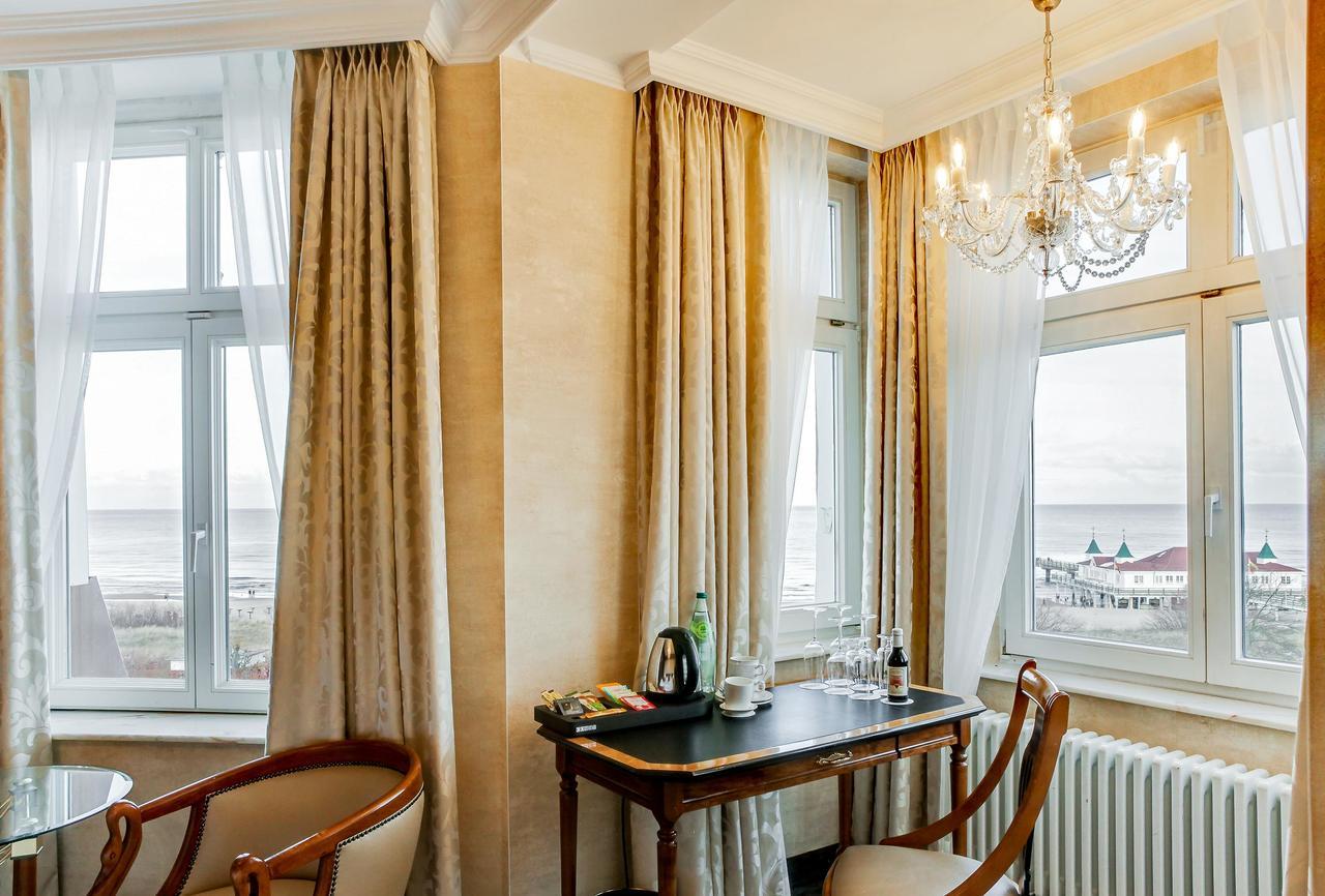 Seetelhotel Ahlbecker Hof Херингсдорф Экстерьер фото Curtains