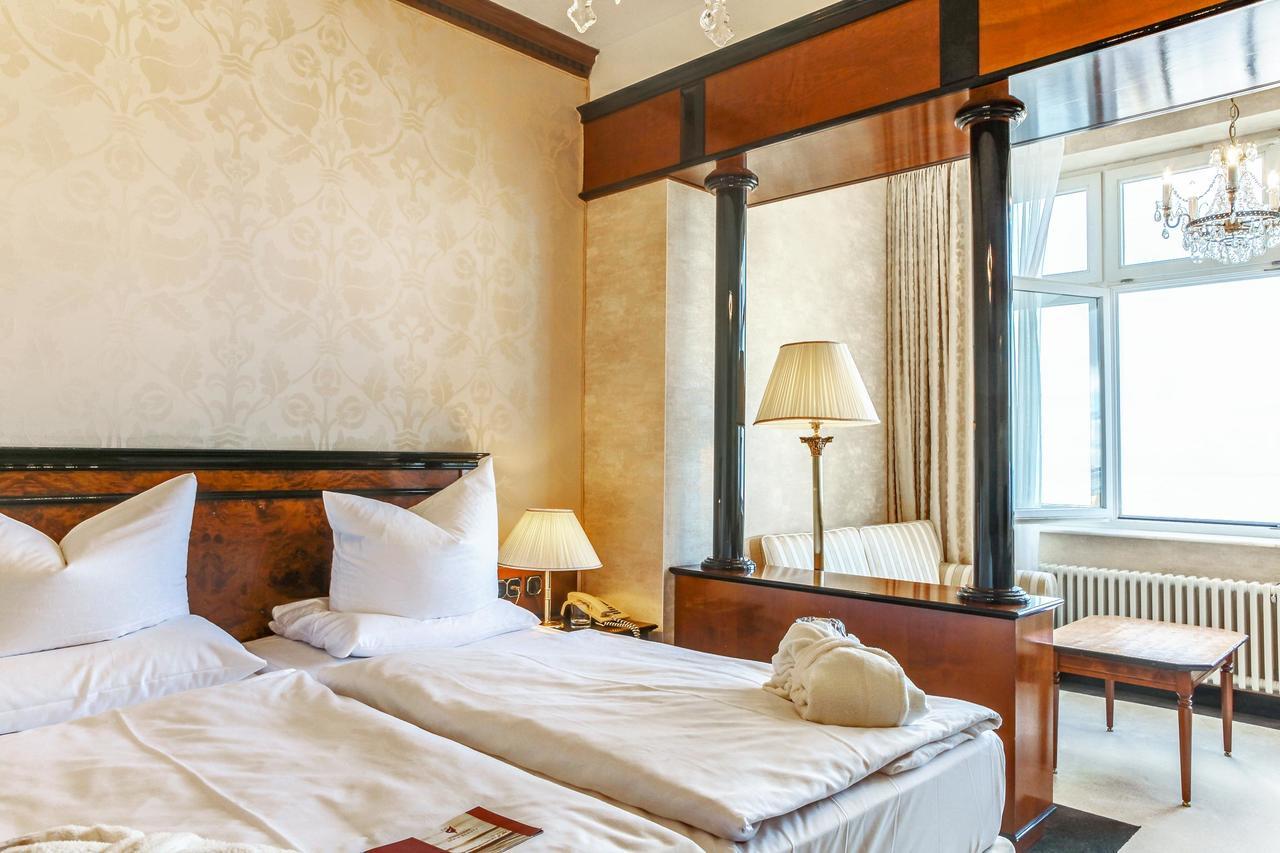 Seetelhotel Ahlbecker Hof Херингсдорф Экстерьер фото A room at the hotel