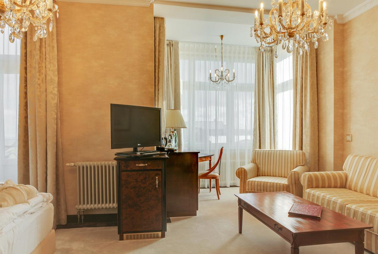 Seetelhotel Ahlbecker Hof Херингсдорф Экстерьер фото A suite at the hotel