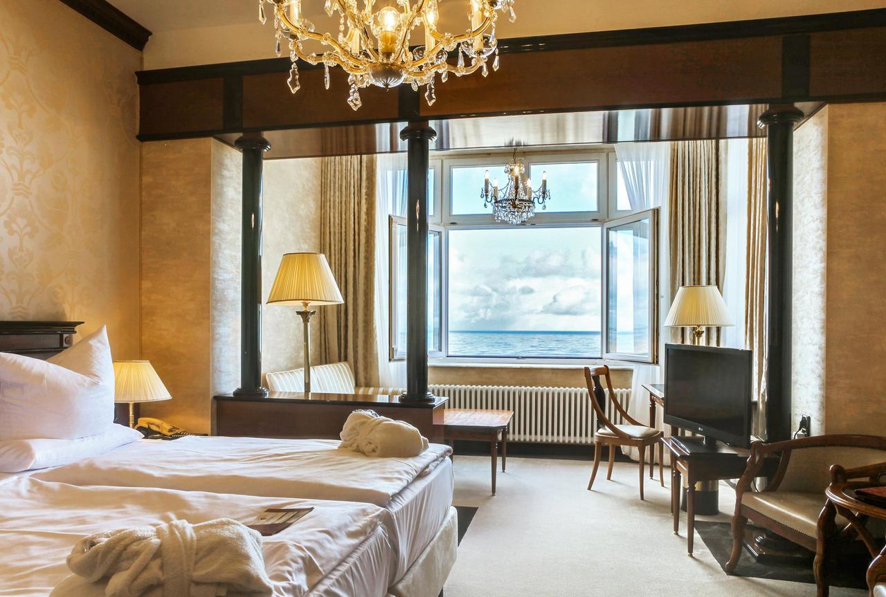 Seetelhotel Ahlbecker Hof Херингсдорф Экстерьер фото A room at the hotel