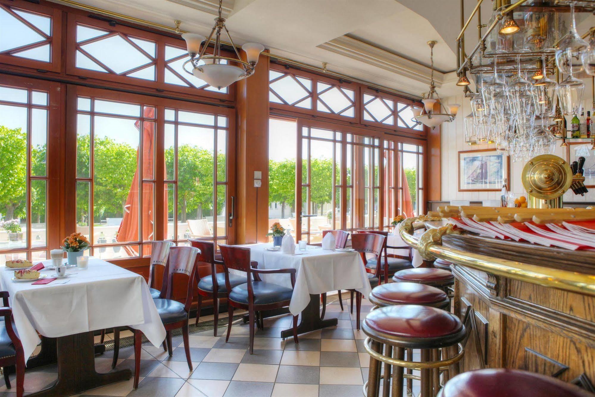 Seetelhotel Ahlbecker Hof Херингсдорф Экстерьер фото Restaurant