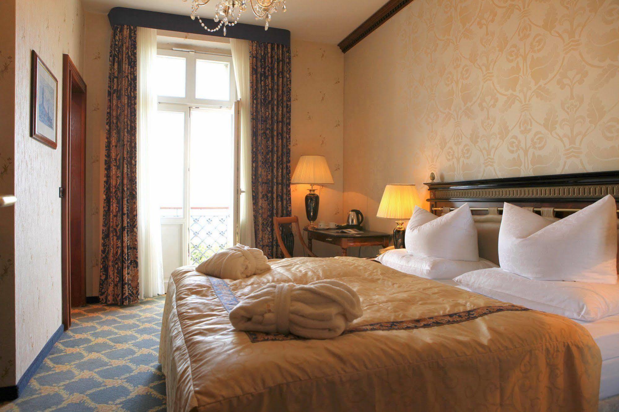Seetelhotel Ahlbecker Hof Херингсдорф Экстерьер фото A room at the hotel