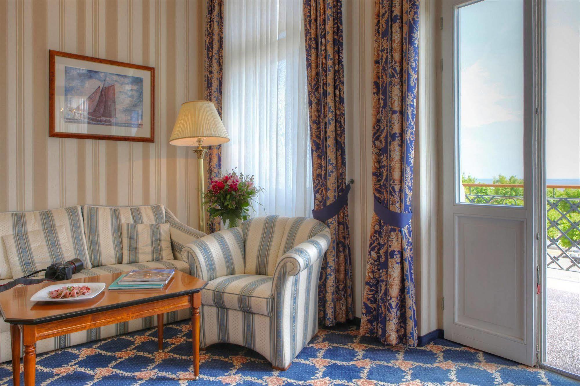 Seetelhotel Ahlbecker Hof Херингсдорф Экстерьер фото A room at the hotel