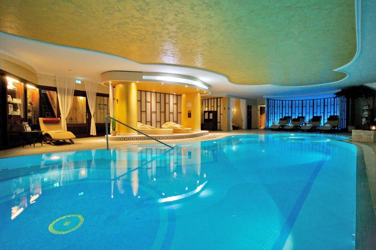Seetelhotel Ahlbecker Hof Херингсдорф Экстерьер фото The swimming pool at the InterContinental Wien