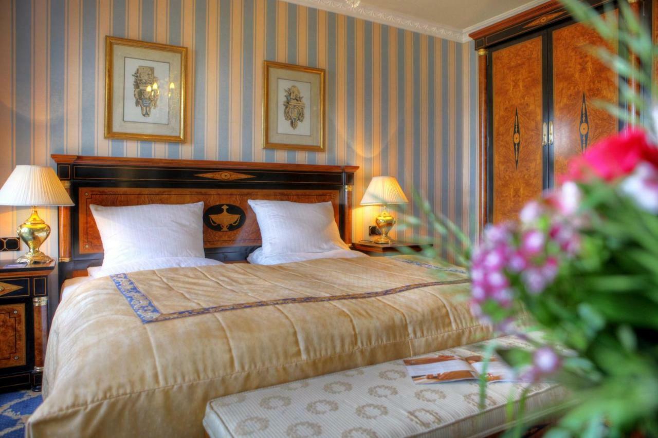 Seetelhotel Ahlbecker Hof Херингсдорф Экстерьер фото A bedroom at the hotel
