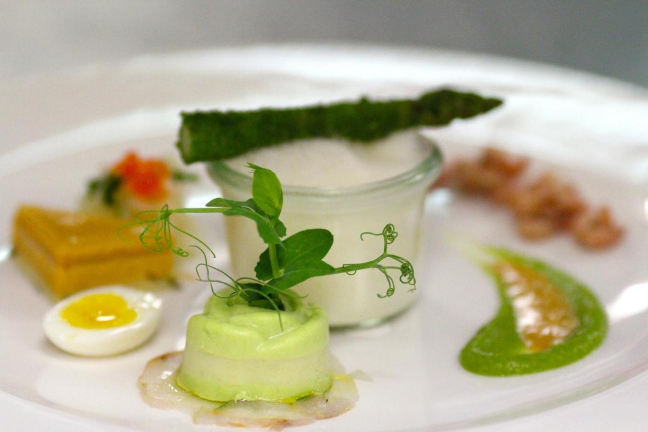 Seetelhotel Ahlbecker Hof Херингсдорф Экстерьер фото A green asparagus dish